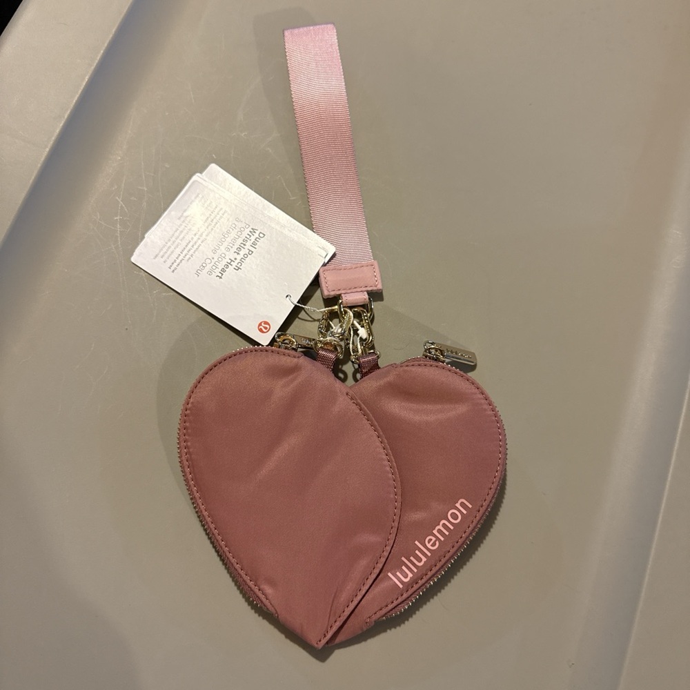 NWT lululemon athletica Pink Heart Wristlet Clutch - Picture 2 of 2